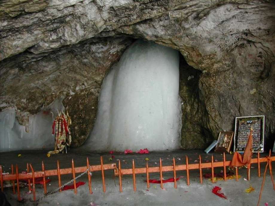 amarnath cave best place to visit in kashmir