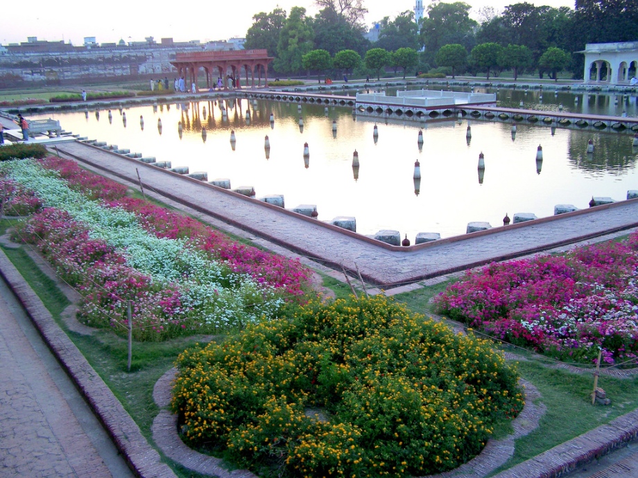 Shalimar-gardens best place to visit in kashmir